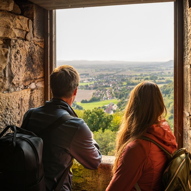 Twee wandelaars bij de Schaumburg