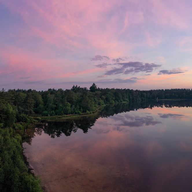 Großer Bullensee in roter Lichtstimmung 