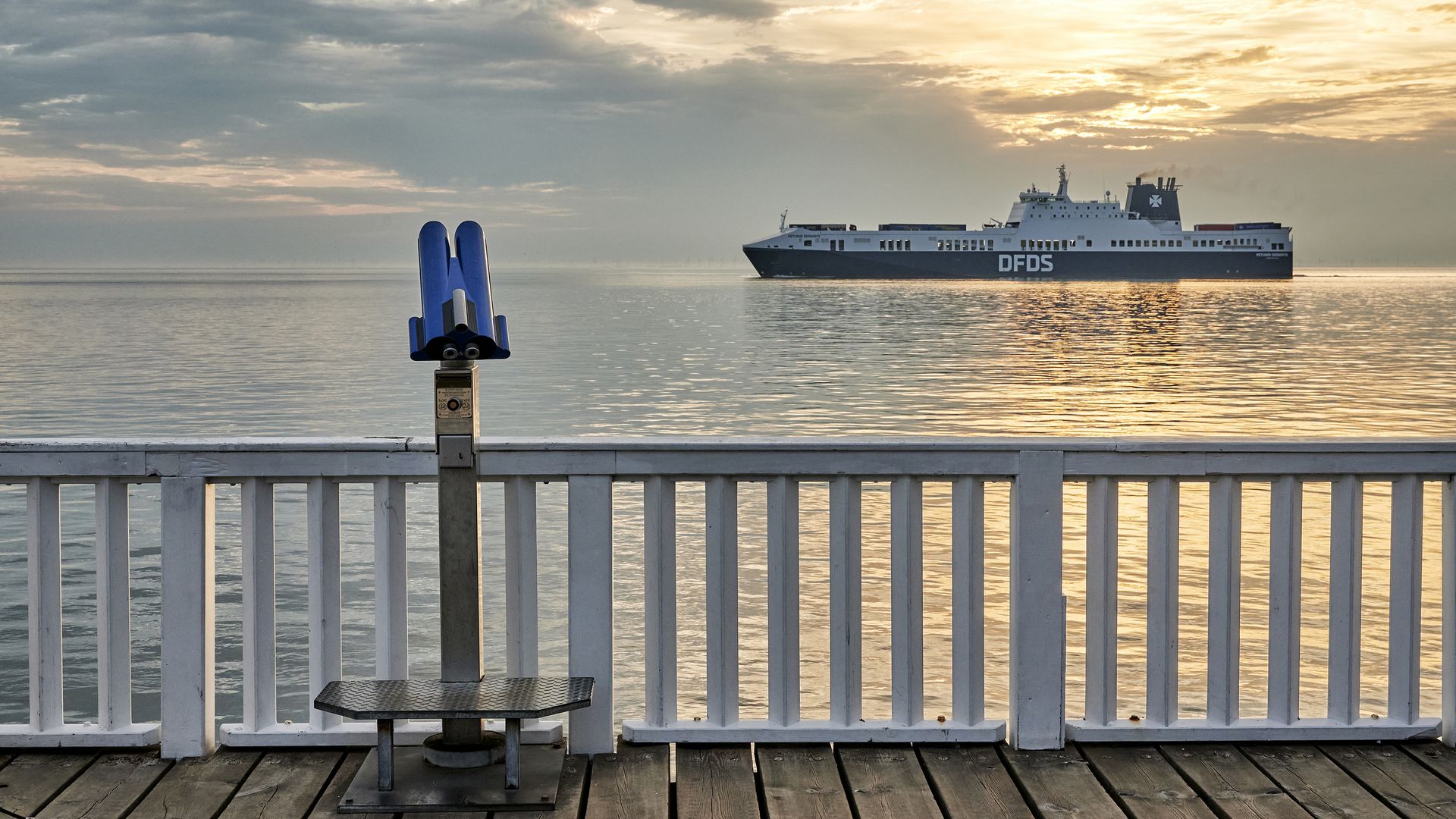 Fernglas an der Nordsee