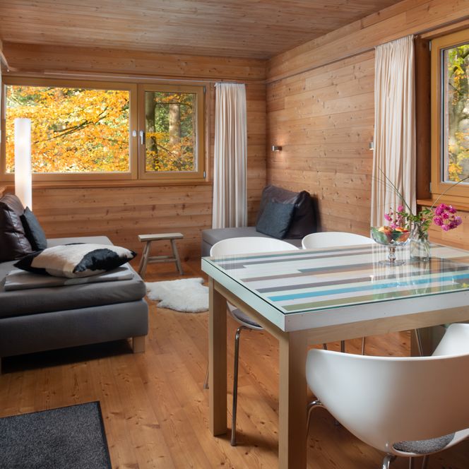 Der Wohnbereich eines Baumhauses