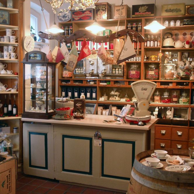 Das Bild zeigt eine Innenaufnahme vom Bünting Teemuseum