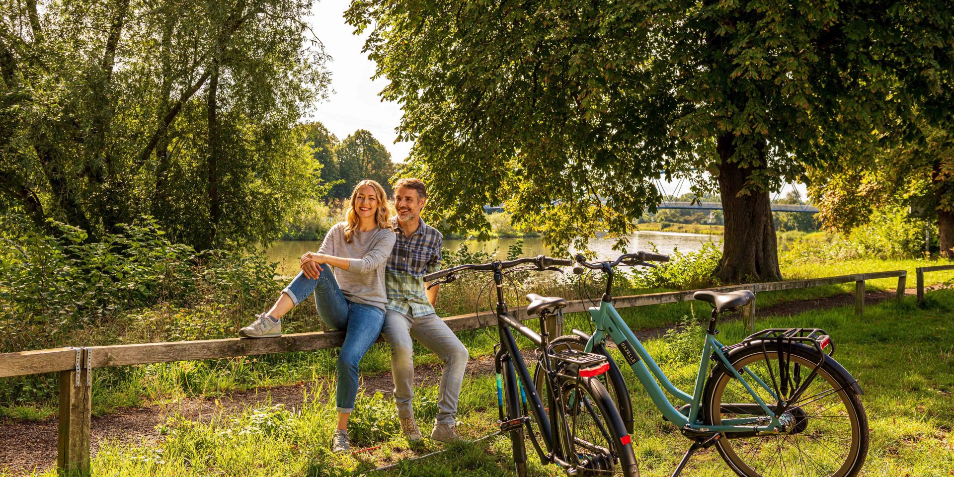 Fietsers op de Mittelweser, © TourismusMarketing Niedersachsen GmbH