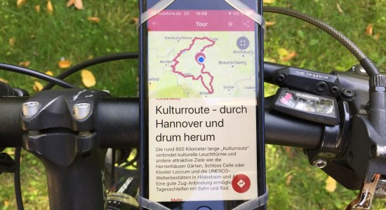 Fiets app in gebruik, © TourismusMarketing Niedersachsen GmbH