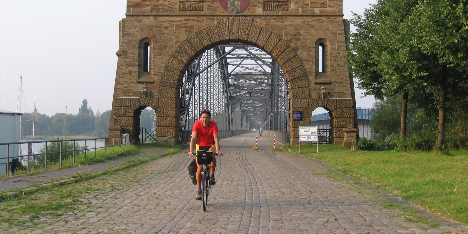 De oude Harburger Elbbrücke alleen voor fietsers, © Touristikverband Landkreis Rotenburg zwischen Heide und Nordsee e.V.