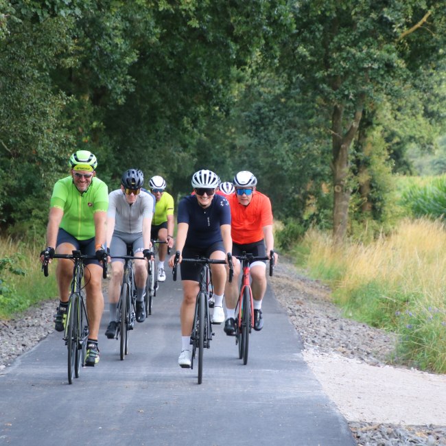 Groep racefietsers, © Björn Wengler Fotografie/Touristikverband LK Rotenburg