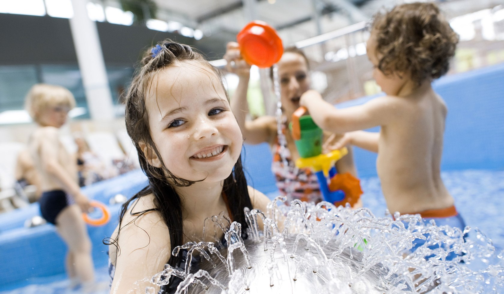 Ook voor de jongste kinderen zijn er verschillende speelmogelijkheden in het Nettebad, © Stadtwerke Osnabrück AG