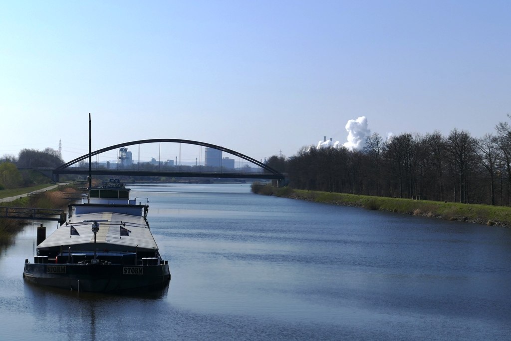 Zicht over de Salzgitter aftakking van het kanaal naar de staalfabriek, © Tourist-Information Salzgitter