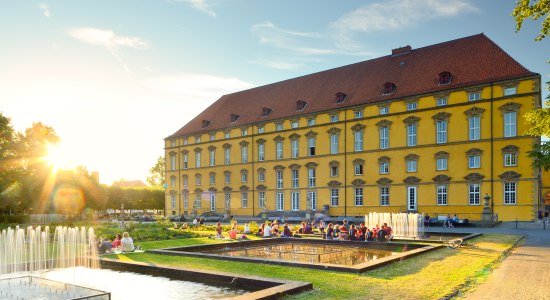Kasteel Osnabrück met bezoekers, © DZT/Francesco Carovillano