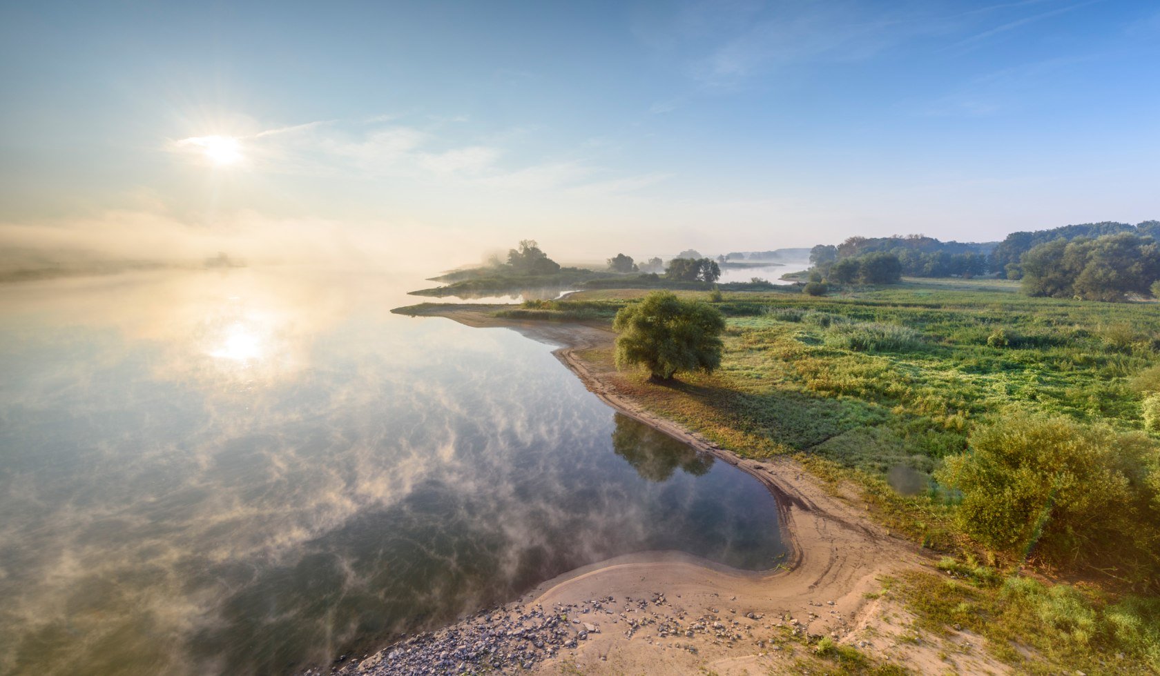 Uitzicht op de Elbe met ochtendzon, © TourismusMarketing Niedersachsen GmbH / Dieter Damschen