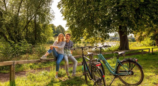 Fietsers op de Mittelweser, © TourismusMarketing Niedersachsen GmbH