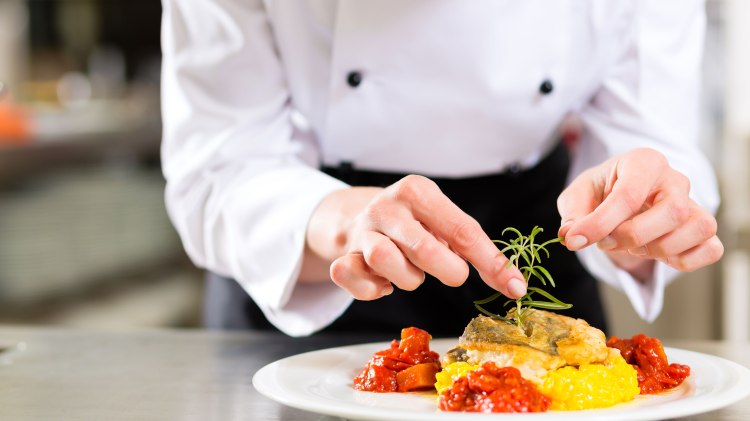 Eten serveren, © AdobeStock_45063330