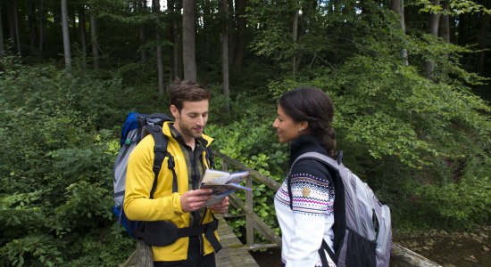 Wandelen op het pad van zelfhulp, © Touristikzentrum Westliches Weserbergland/ Jens König