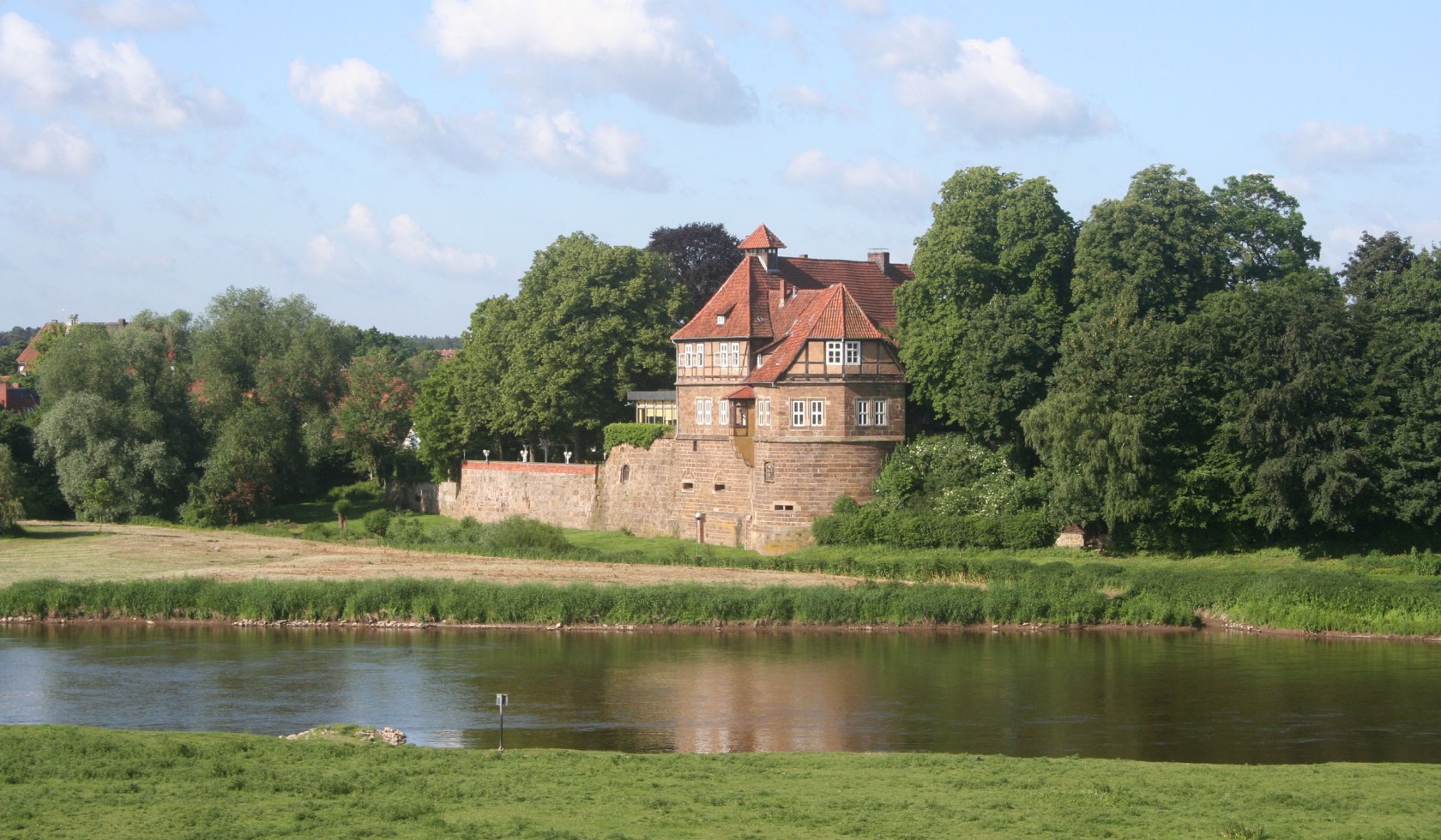 Het Weserenaissance kasteel in Petershagen achter de rivier., © Mittelweser-Touristik GmbH