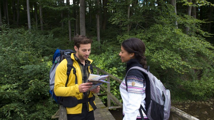 Wandelen op het pad van zelfhulp, © Touristikzentrum Westliches Weserbergland/ Jens König