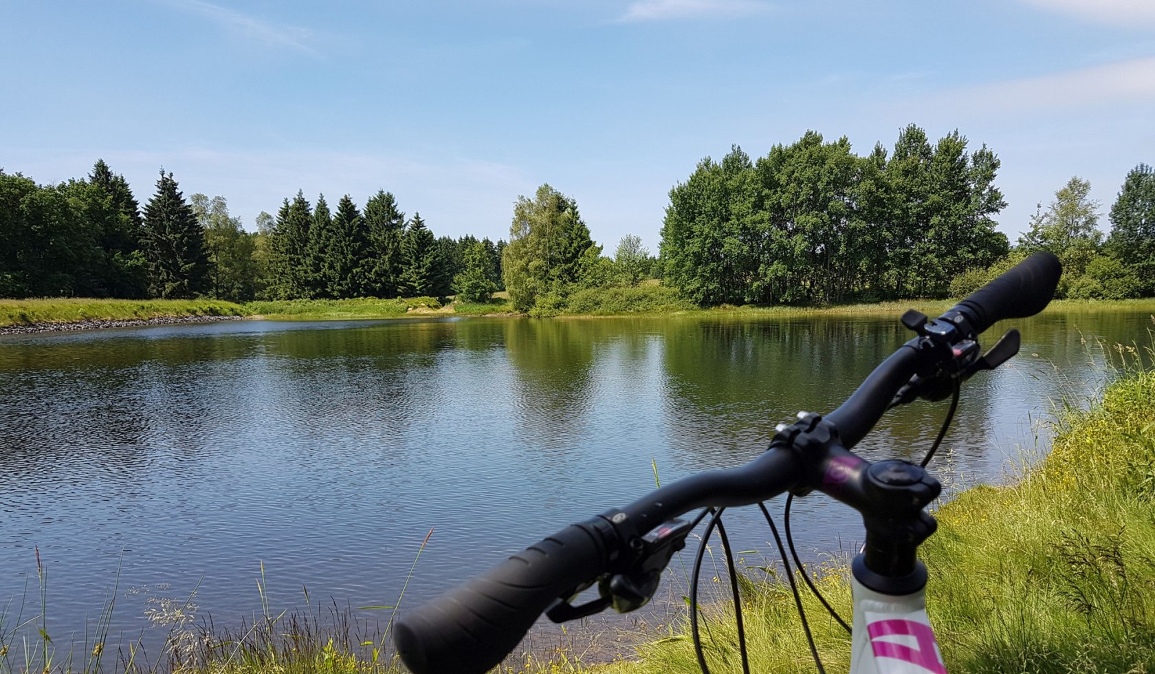 Met de fiets naar het meer, © HAHNENKLEE tourismus marketing gmbh