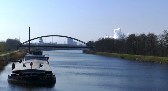 Zicht over de Salzgitter aftakking van het kanaal naar de staalfabriek, © Tourist-Information Salzgitter