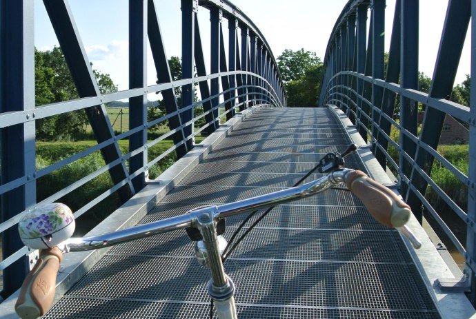 smalste autobrug, © Ostfriesland Tourismus GmbH / www.ostfriesland.de