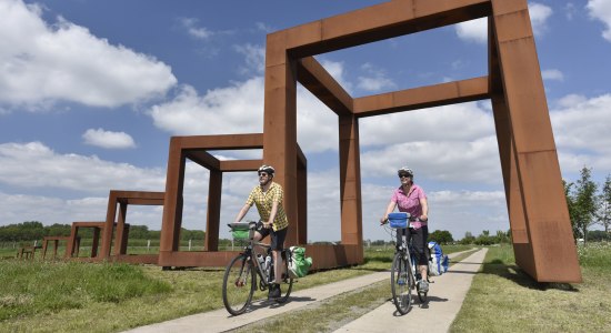 Fietsers op de Hunte-Radweg, © TMN / Thorsten Brönner