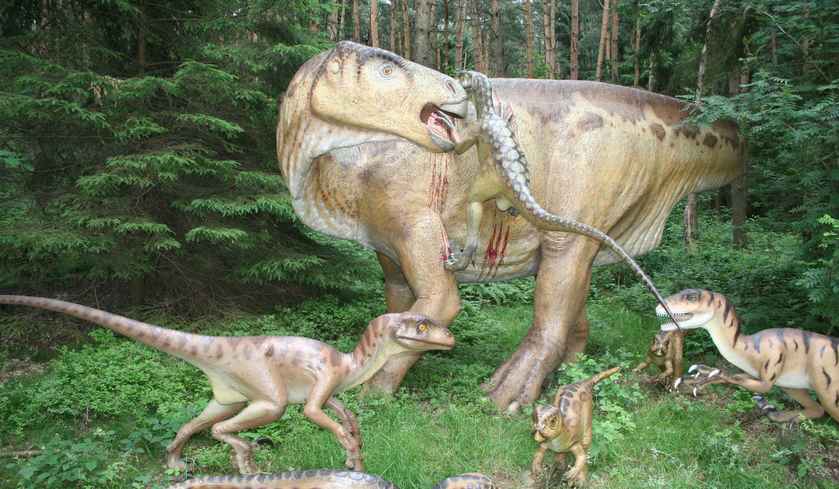 fighting dinosaurs, © Dinosaurier-Park Münchehagen GmbH & Co.KG