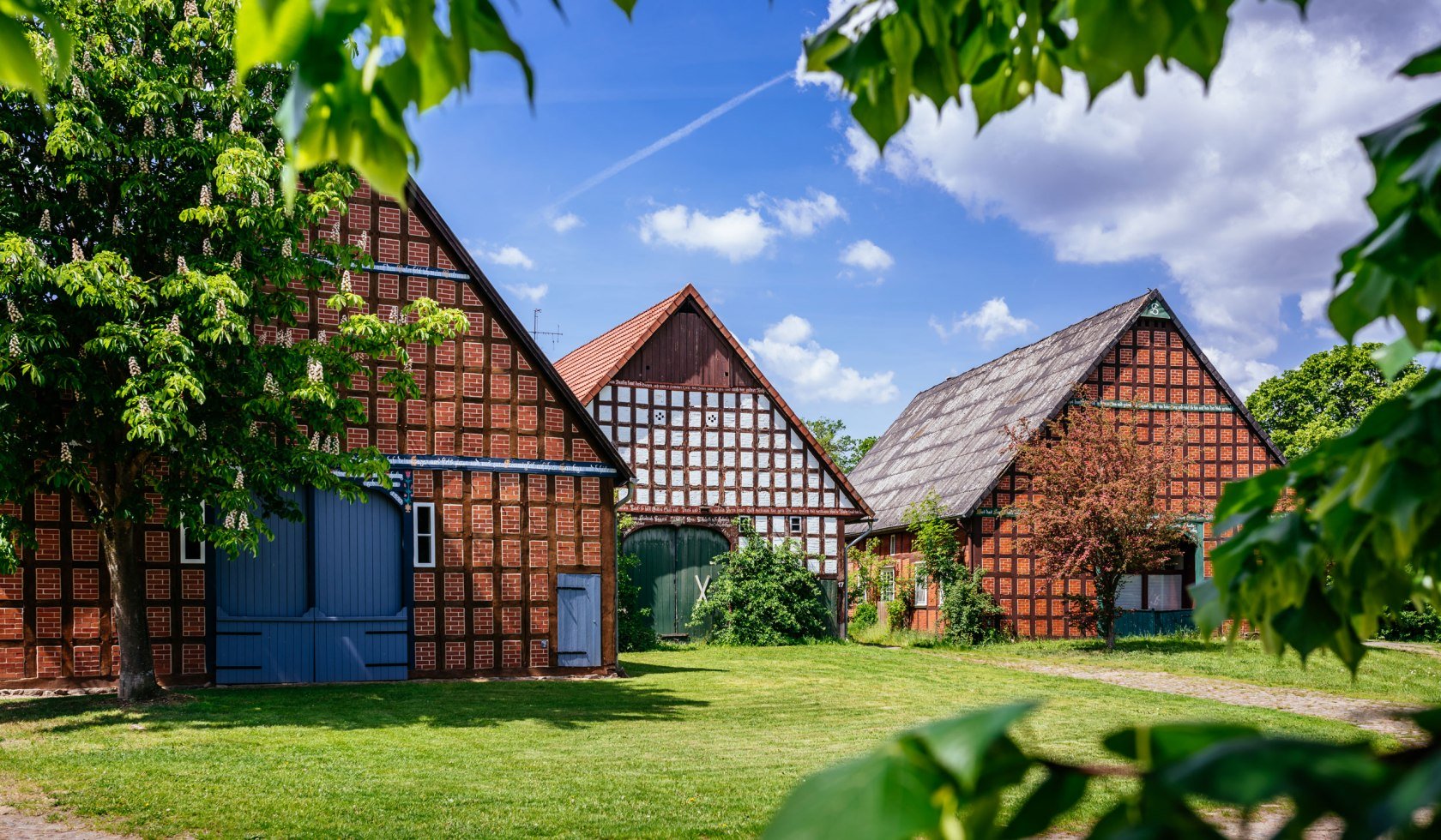 Drei Fachwerkhöfe im Rundlingsdorf Lübeln NL, © TourismusMarketing Niedersachsen GmbH / Markus Tiemann