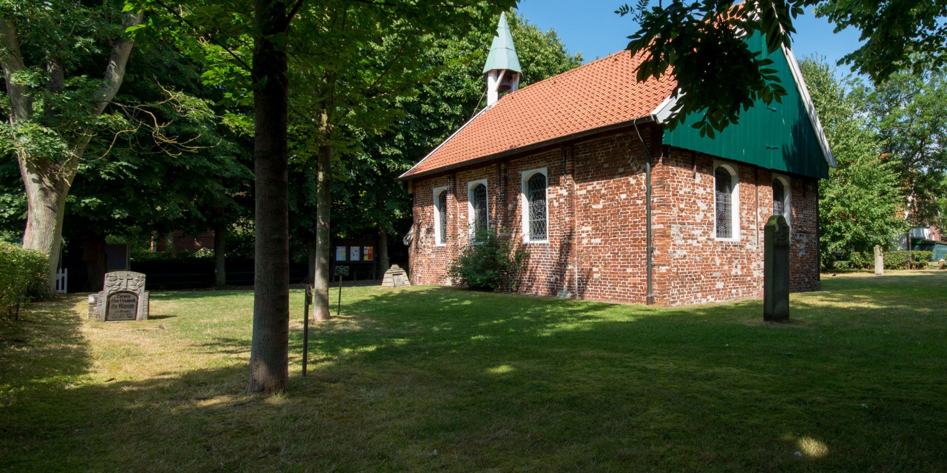 Alte Inselkirche Spiekeroog, © Archiv Nordseebad Spiekeroog GmbH Alte Inselkirche Spiekeroog, © Archiv Nordseebad Spiekeroog GmbH