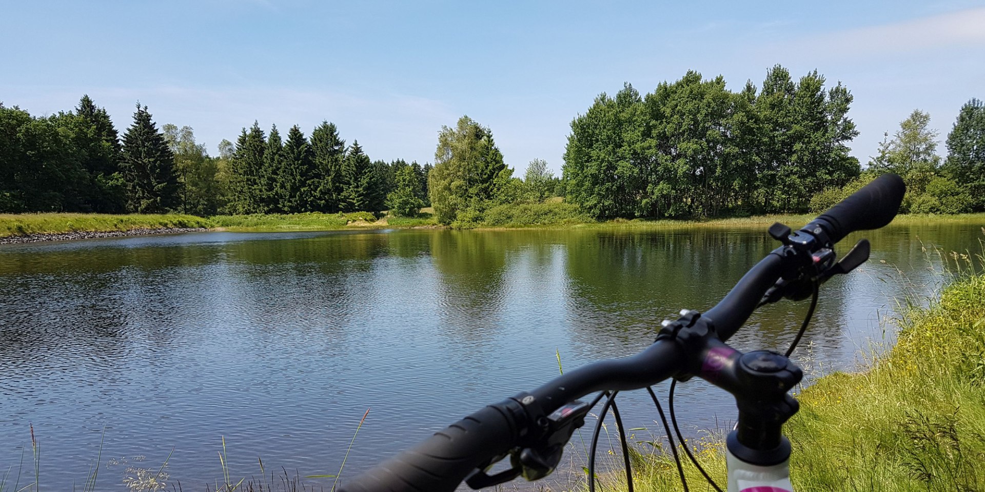 Met de fiets naar het meer, © HAHNENKLEE tourismus marketing gmbh