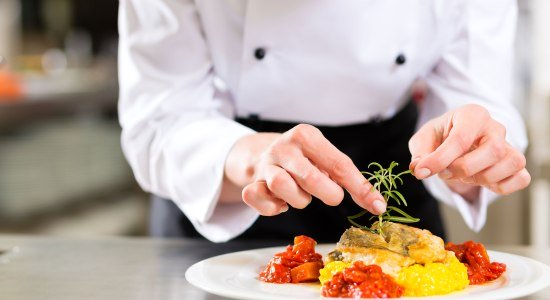 Eten serveren, © AdobeStock_45063330