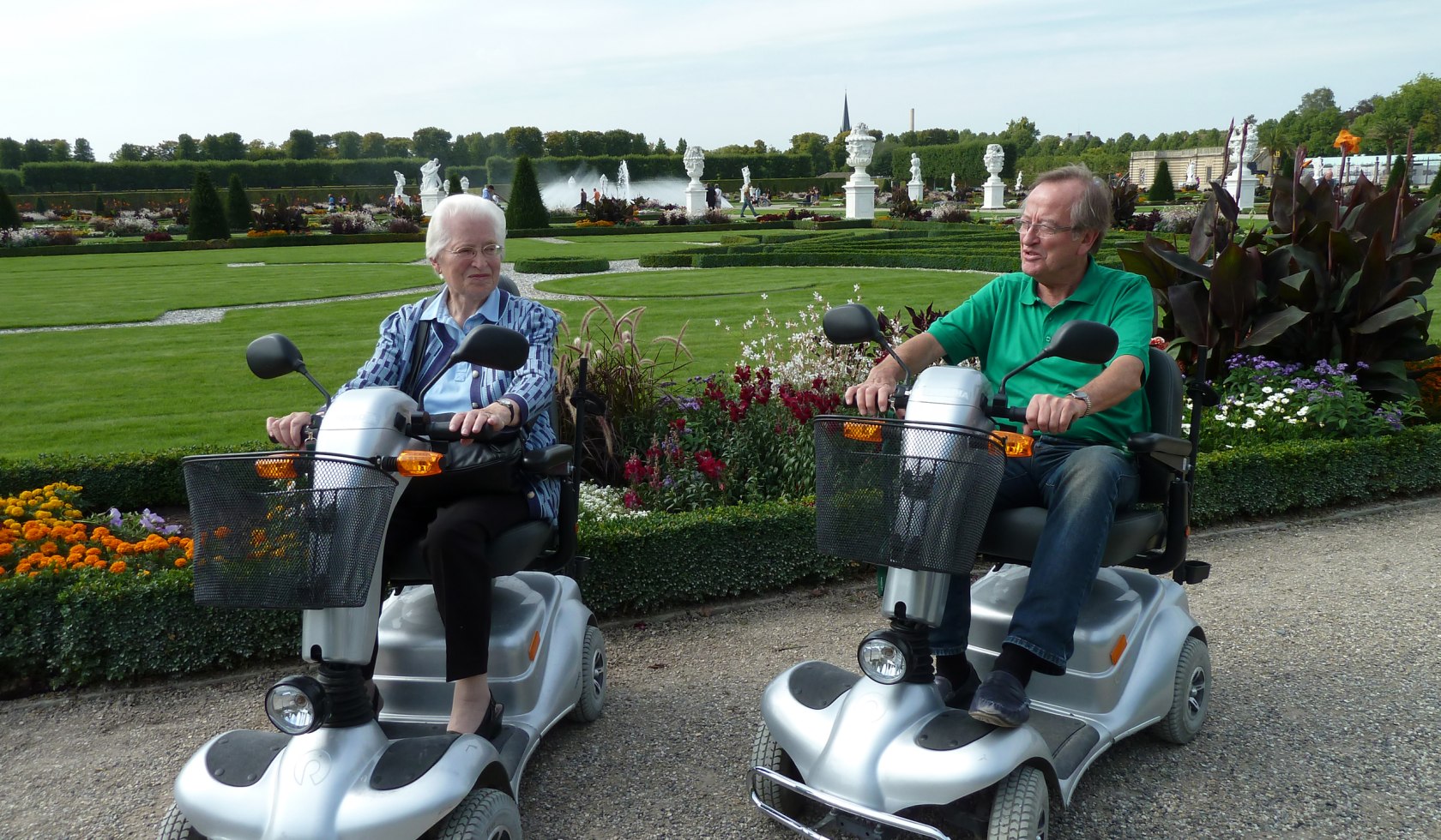 Für den Besuch des Großen Gartens stehen ausleihbare E-Scooter zur Verfügung., © Herrenhäuser Gärten