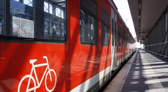 Regionale trein in het station, © TMN / Peter Hamel
