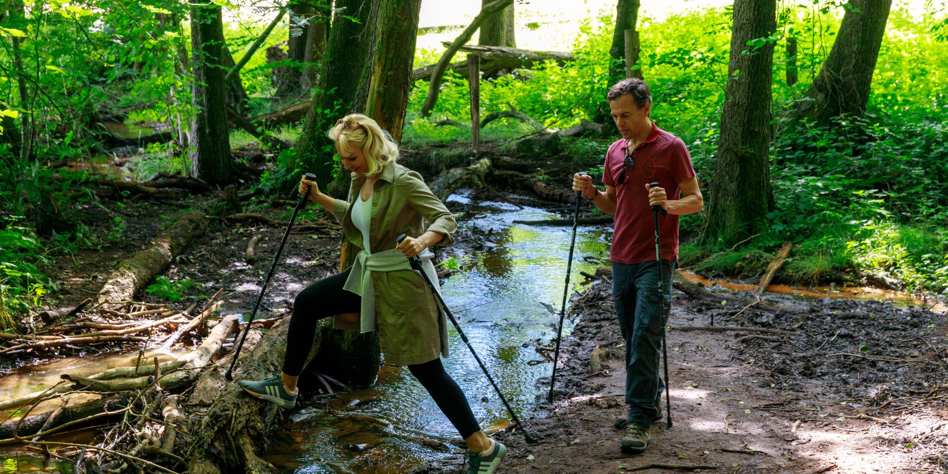 Paar Nordic Walking in Oldenburg Münsterland, © malopo