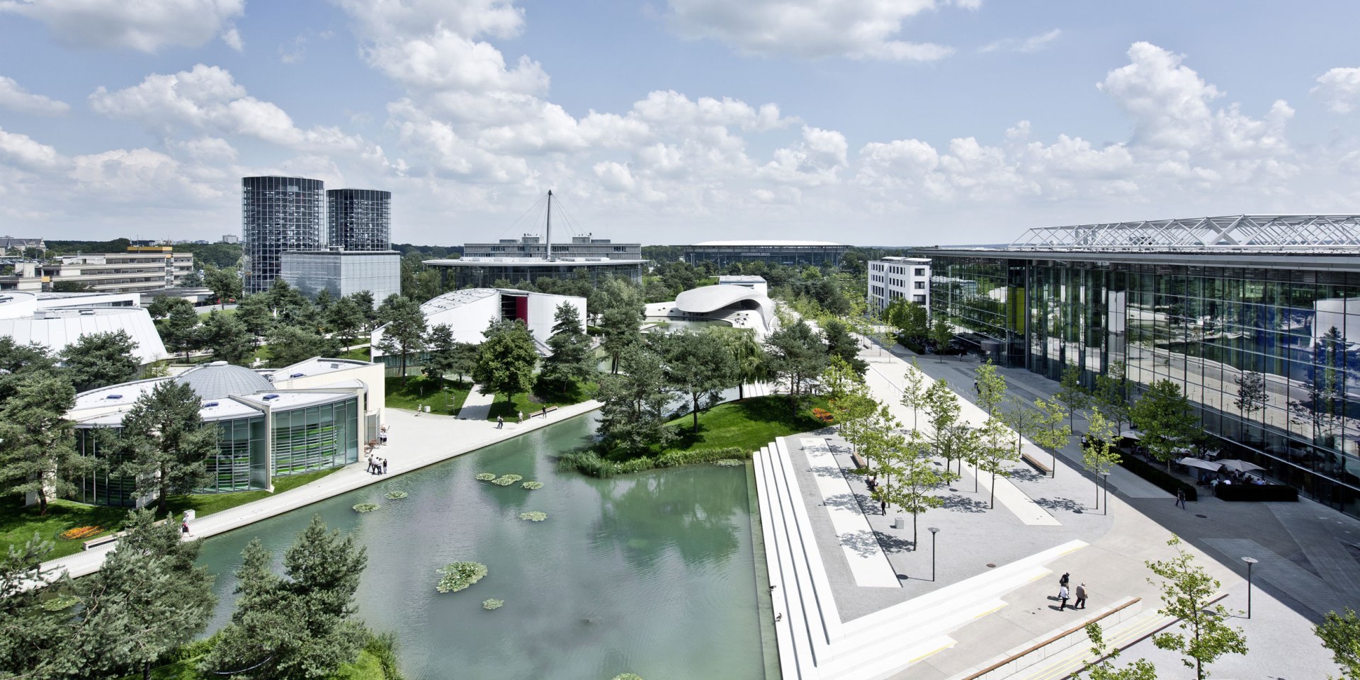 Overzicht van de Autostadt in Wolfsburg, © Autostadt / Nils Hendrik Müller