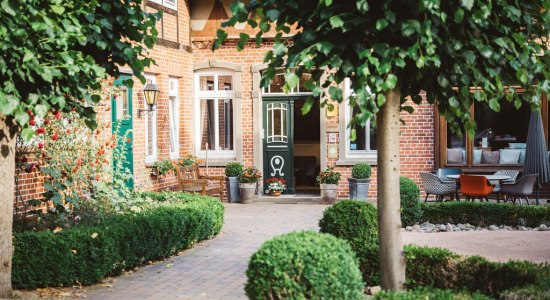 LandhotelAverbeck_voortuin-boerderij, © Landhaus Averbeck
