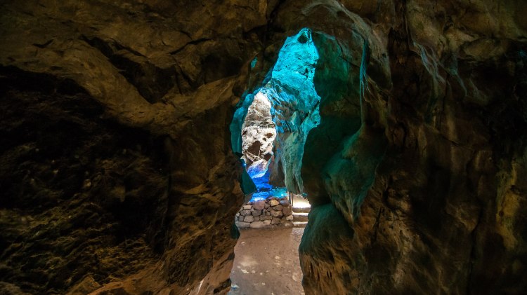 Druipsteengrot: Uitzicht op de waterval richting Brückmannsaal, © HEZ / Günther Jentsch