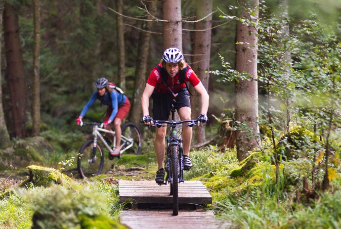 Mountainbikers op een enkel parcours, © Maruba b.V. Sports Publishers