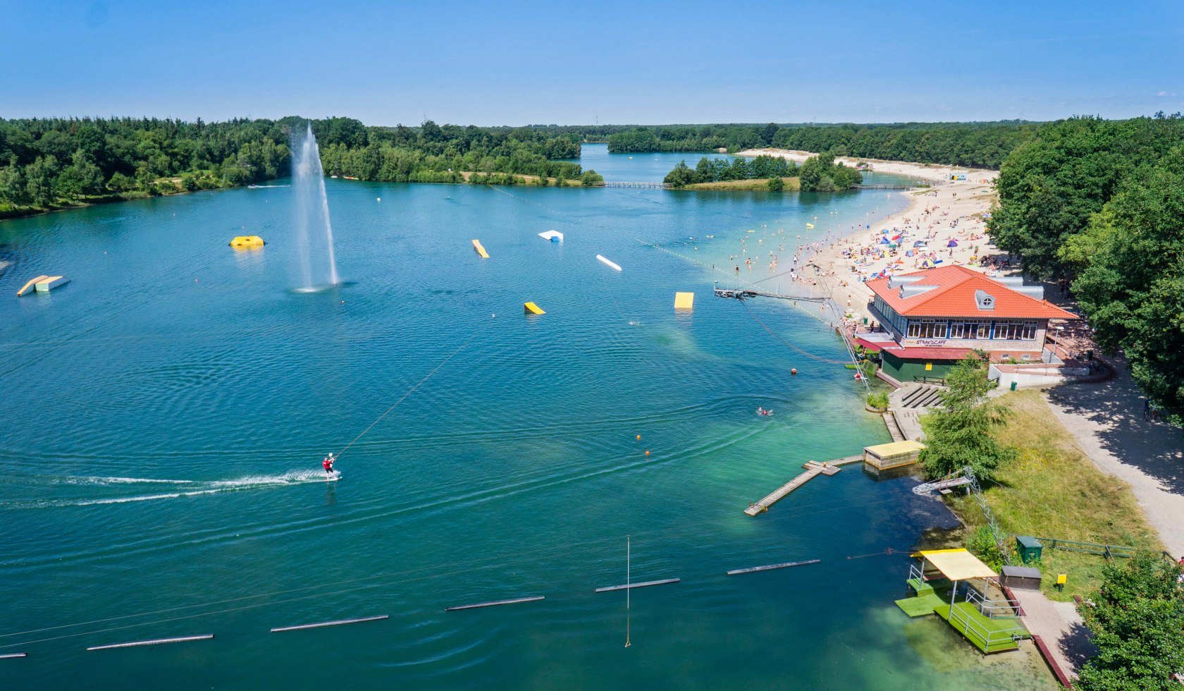 Luchtfoto van de Dankernsee in Haren (Ems), © Ferienzentrum Schloss Dankern GmbH &amp; Co.KG