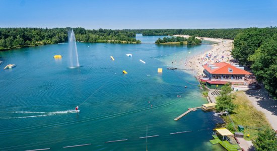 Luchtfoto van de Dankernsee in Haren (Ems), © Ferienzentrum Schloss Dankern GmbH &amp; Co.KG
